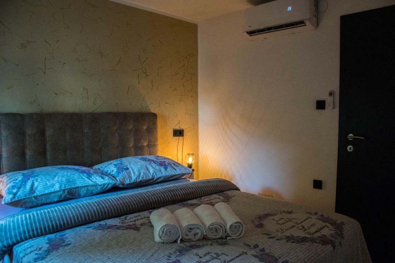 Oli Mare Appartement Poreč Buitenkant foto
